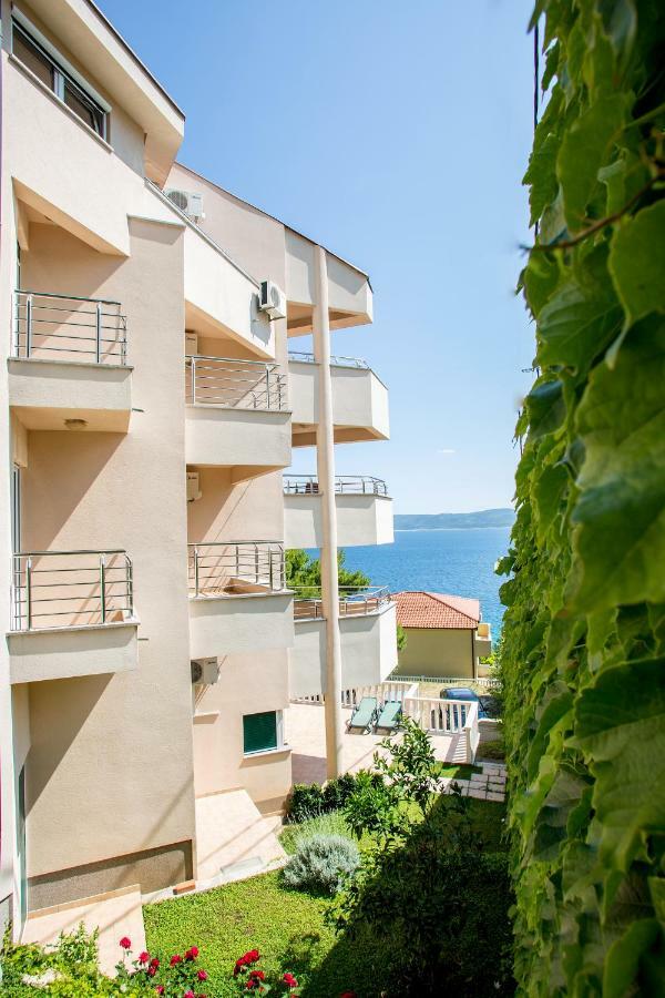 Larus-M Apartments Mimice Exterior photo
